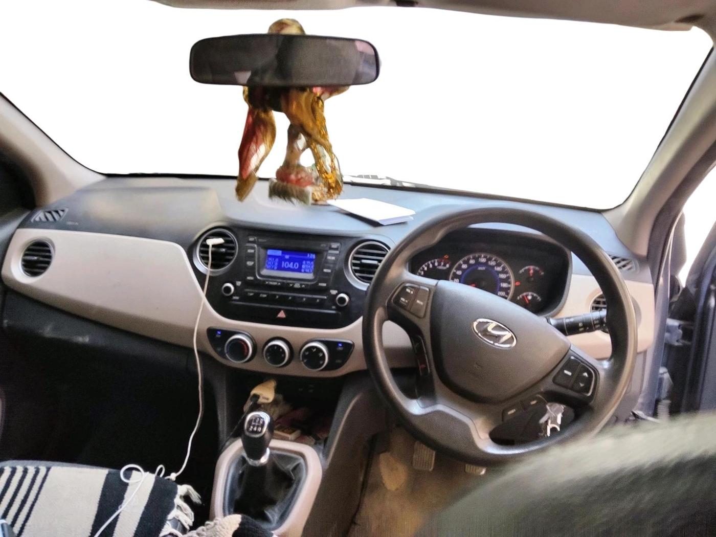 2016 Hyundai Grand i10 SPORTZ 1.2 KAPPA VTVT, CNG, Manual, 88,320 km, interior