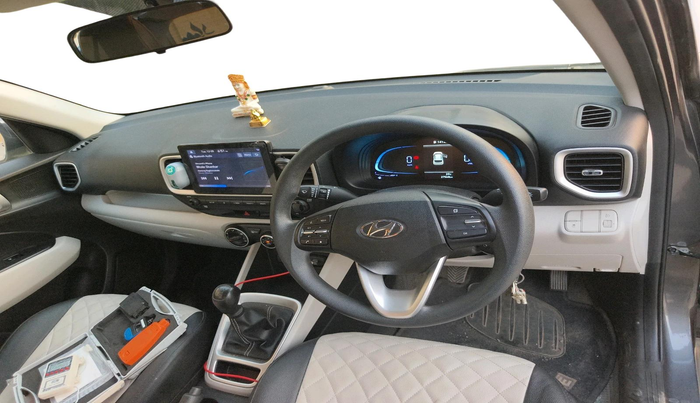 2022 Hyundai VENUE S 1.2, Petrol, Manual, 27,568 km, interior