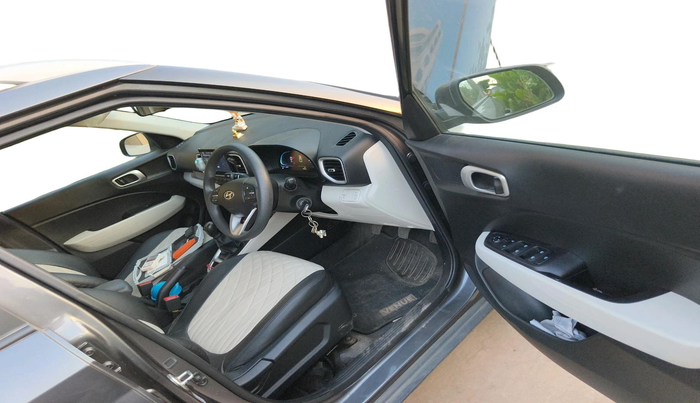 2022 Hyundai VENUE S 1.2, Petrol, Manual, 27,568 km, interior