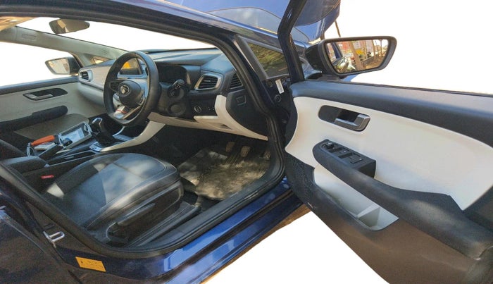 2024 Tata ALTROZ  XZ Plus (O) (S), Petrol, Manual, 12,100 km, interior