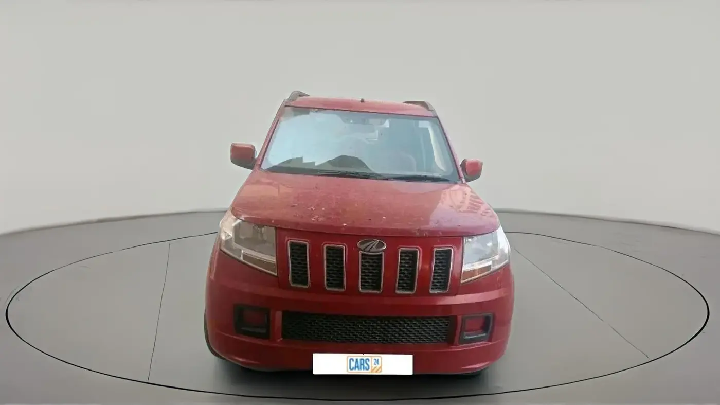 2018 Mahindra TUV300 T6 PLUS, Diesel, Manual, 1,30,542 km, exterior