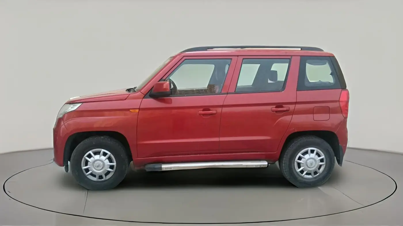 2018 Mahindra TUV300 T6 PLUS, Diesel, Manual, 1,30,542 km, exterior