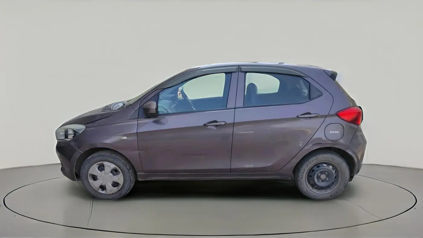 2017 Tata Tiago XT DIESEL, Diesel, Manual, 1,12,146 km, exterior