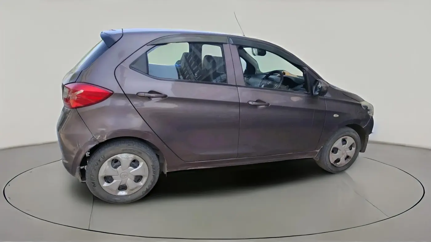 2017 Tata Tiago XT DIESEL, Diesel, Manual, 1,12,146 km, exterior