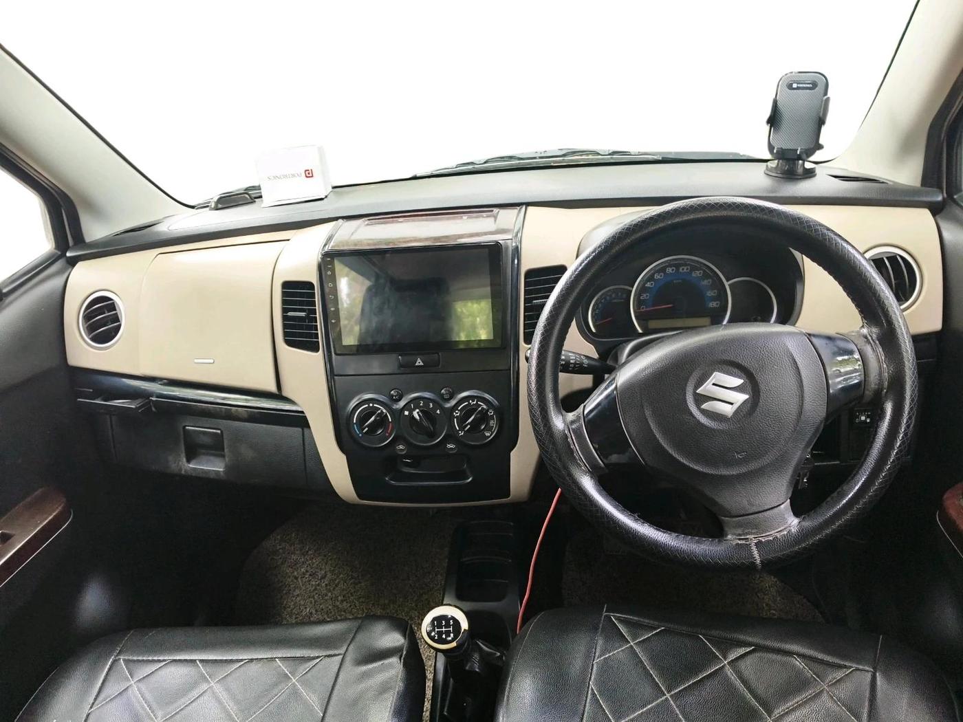 2017 Maruti Wagon R 1.0 VXI, CNG, Manual, 1,56,980 km, interior