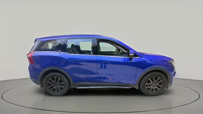 2022 Mahindra XUV700 AX 7 LUXURY P AT 7 STR, Petrol, Automatic, 20,695 km, exterior