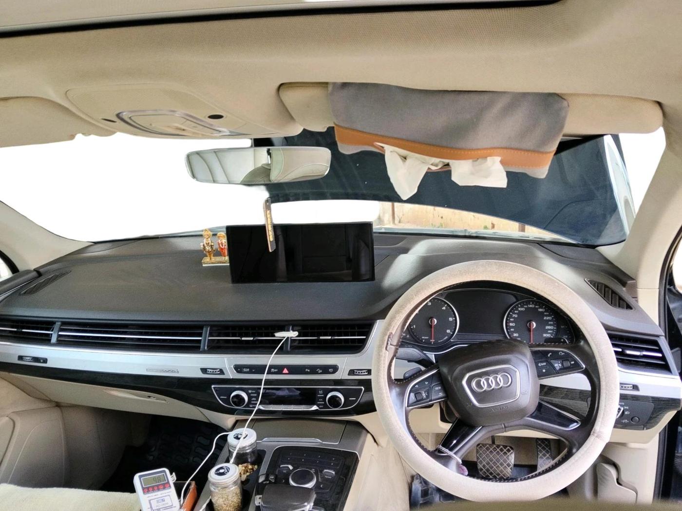 2017 Audi Q7 45 TDI QUATTRO PREMIUM PLUS, Diesel, Automatic, 1,19,786 km, interior