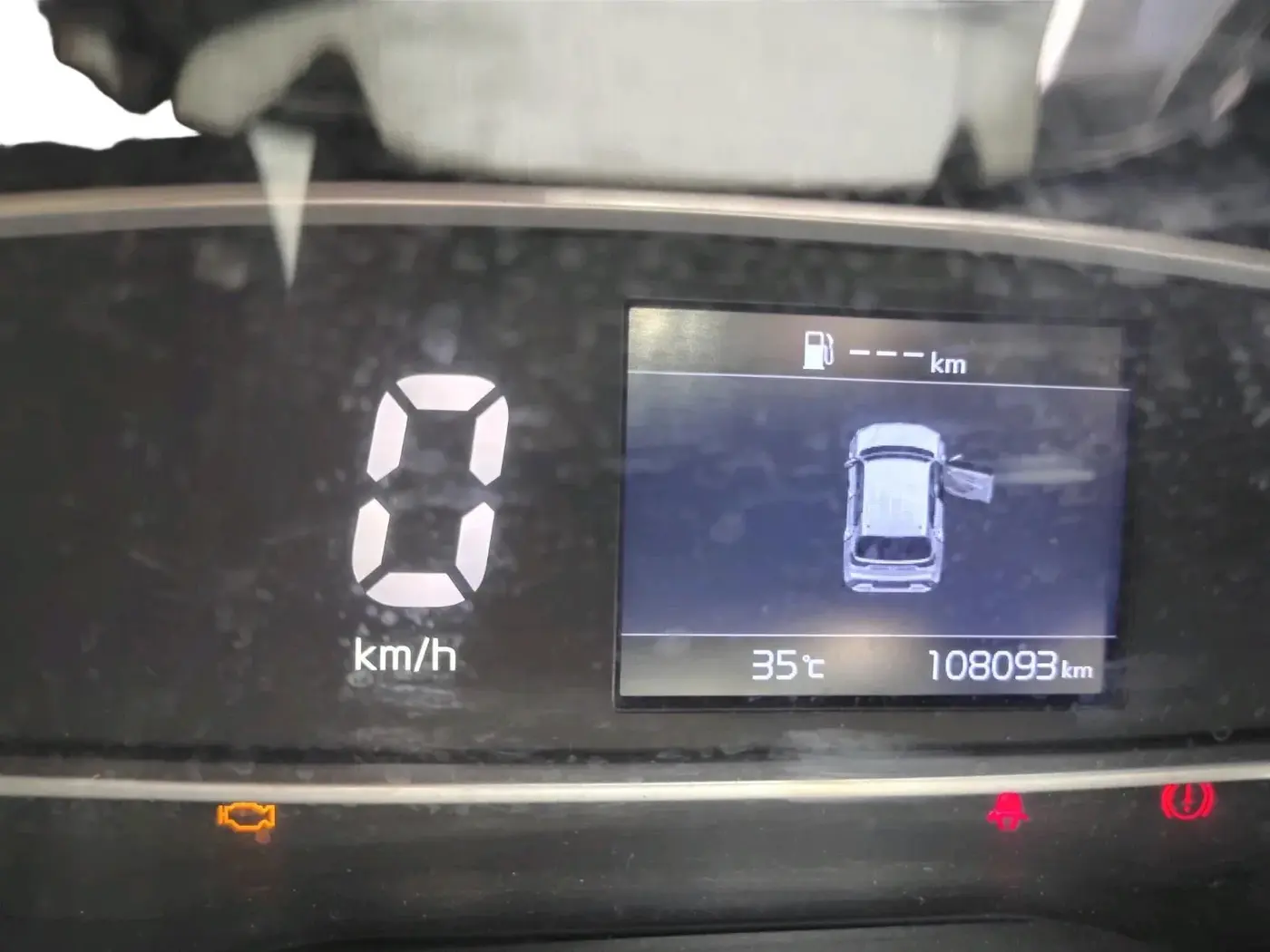 2020 KIA SONET HTK PLUS 1.2, CNG, Manual, 1,08,093 km, interior