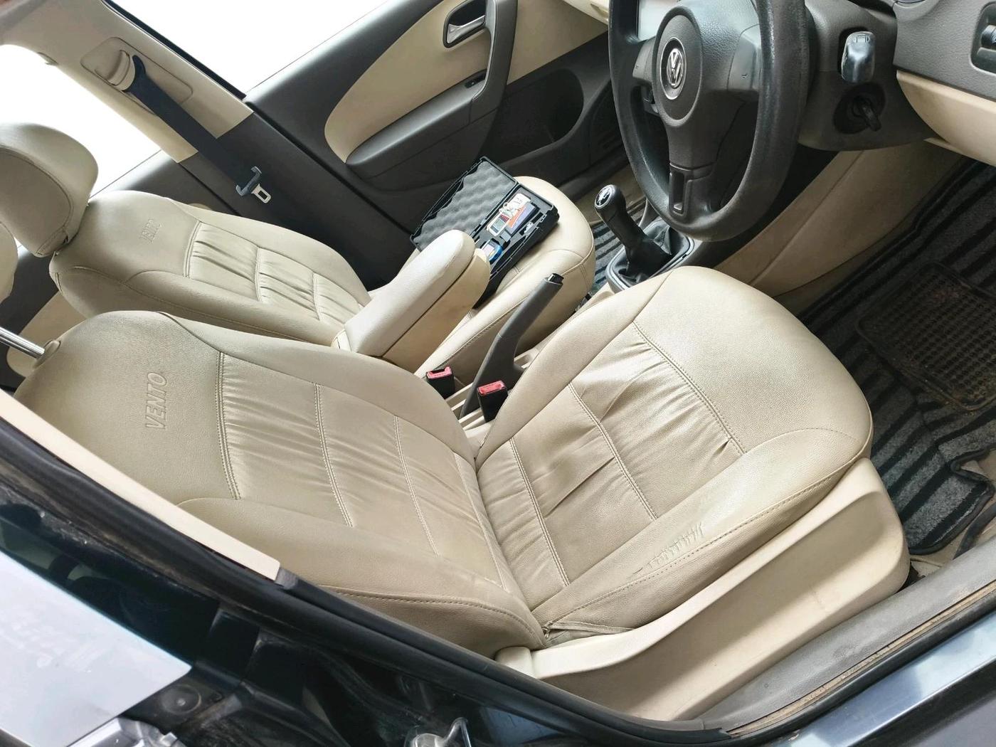 2011 Volkswagen Vento TRENDLINE 1.6, Petrol, Manual, 3,09,606 km, interior