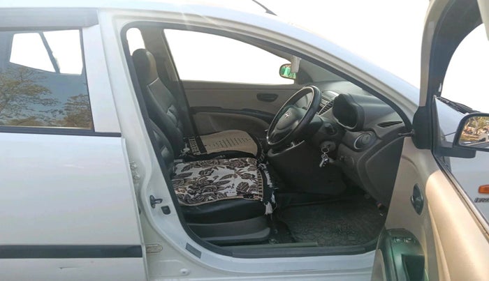 2012 Hyundai i10 ERA 1.1, CNG, Manual, 1,34,600 km, interior