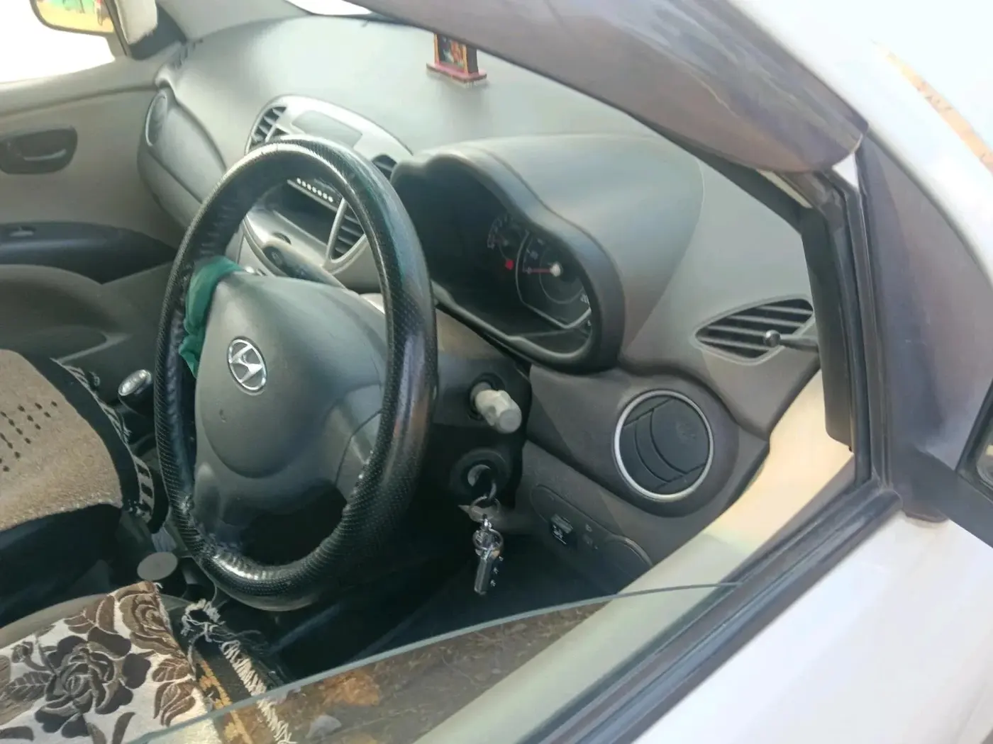 2012 Hyundai i10 ERA 1.1, CNG, Manual, 1,34,600 km, interior