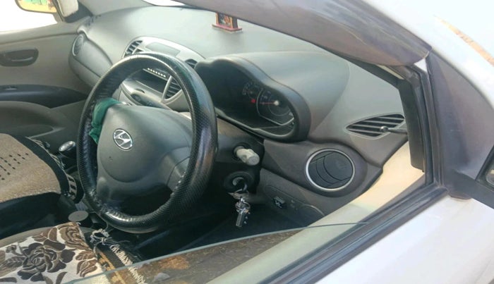 2012 Hyundai i10 ERA 1.1, CNG, Manual, 1,34,600 km, interior