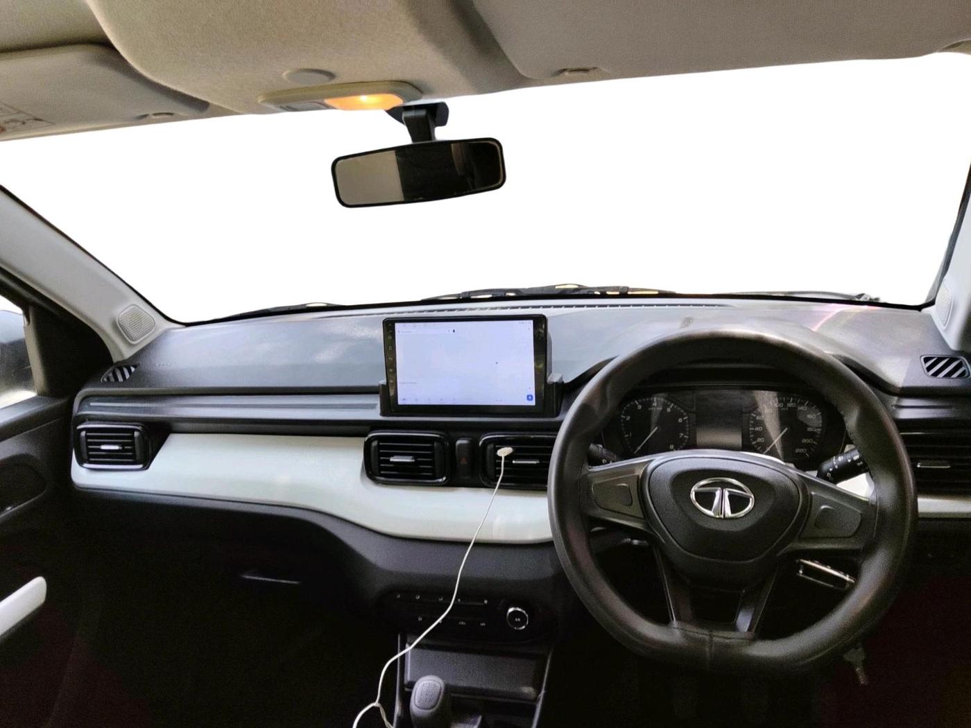 2023 Tata PUNCH PURE MT, Petrol, Manual, 26,947 km, interior