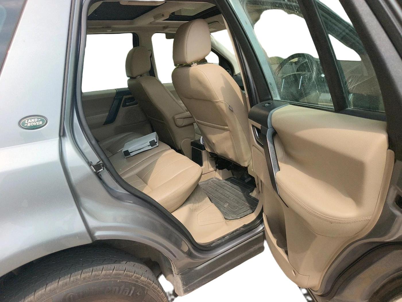 2014 Landrover Freelander 2 TD4 SE, Diesel, Automatic, 1,06,434 km, interior