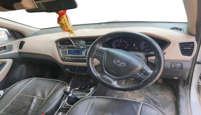 2016 Hyundai Elite i20 ASTA 1.2, CNG, Manual, 1,07,830 km, interior