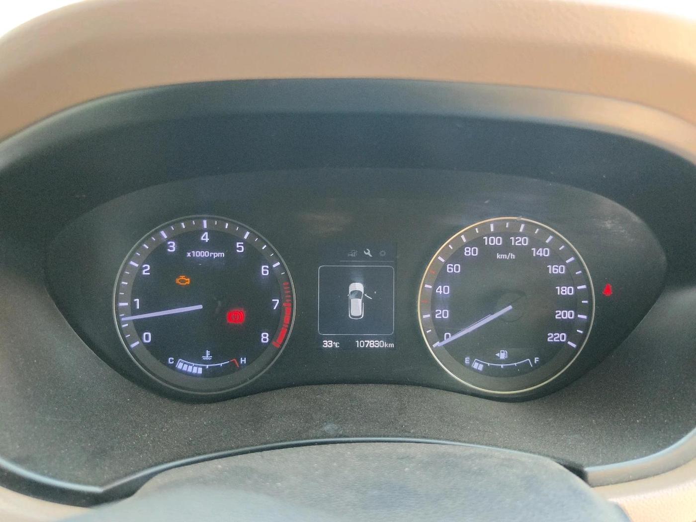 2016 Hyundai Elite i20 ASTA 1.2, CNG, Manual, 1,07,830 km, interior