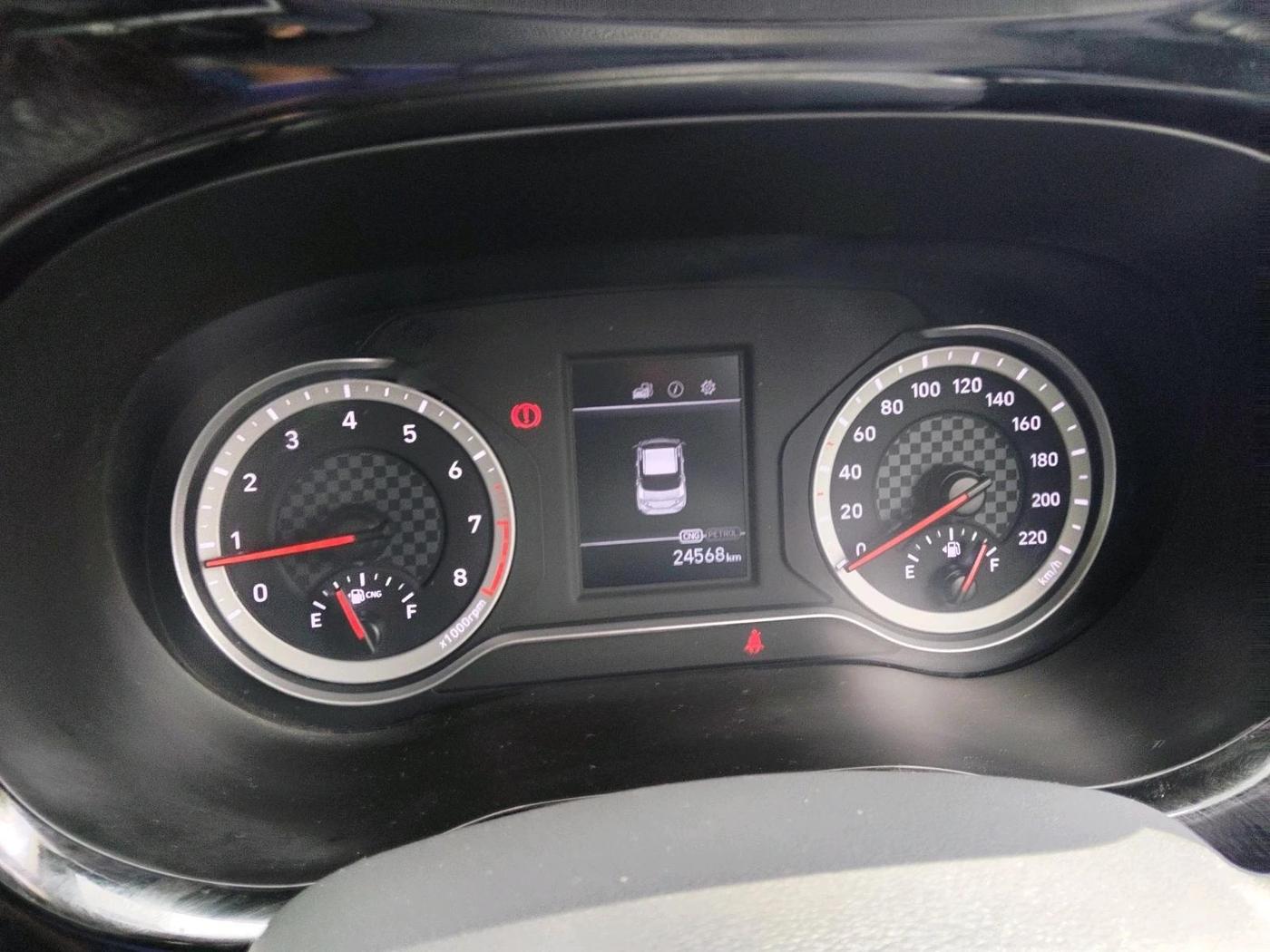 2024 Hyundai AURA SX 1.2 CNG, CNG, Manual, 24,568 km, interior