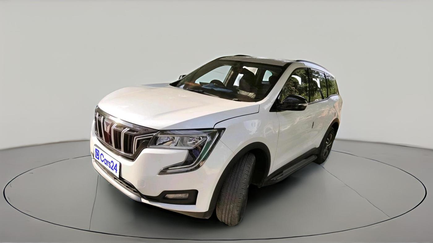 2022 Mahindra XUV700 AX 3 P MT 5 STR, Petrol, Manual, 26,289 km, exterior