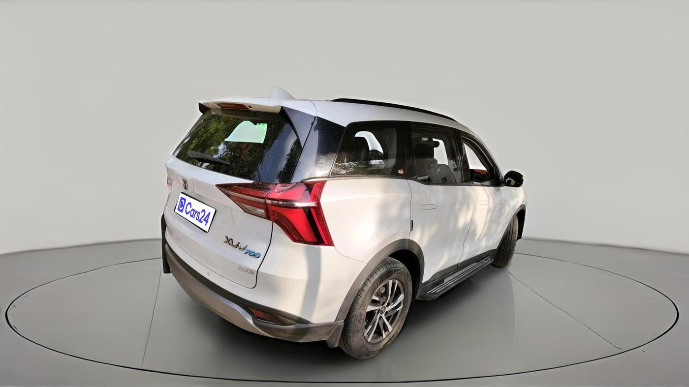 2022 Mahindra XUV700 AX 3 P MT 5 STR, Petrol, Manual, 26,289 km, exterior