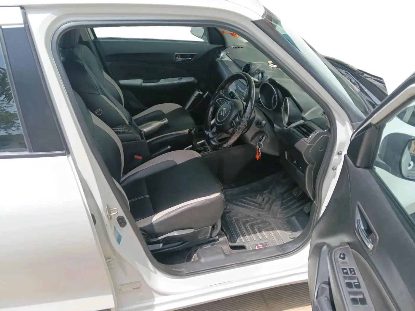 2022 Maruti Swift VXI, CNG, Manual, 95,242 km, interior