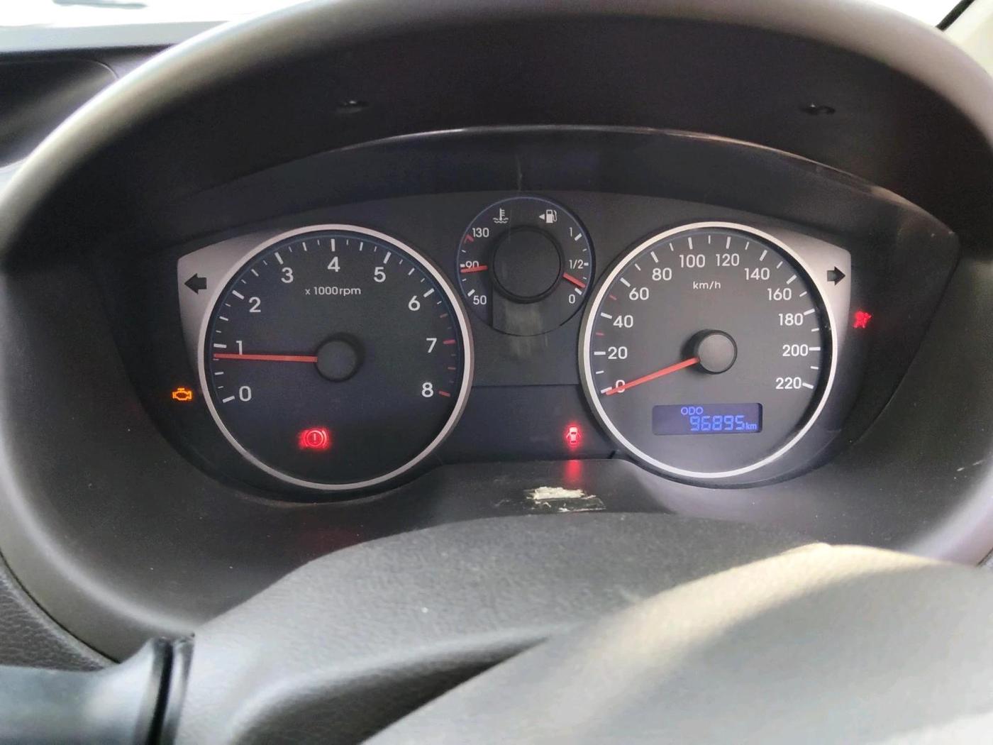 2014 Hyundai i20 SPORTZ 1.2, CNG, Manual, 1,12,000 km, interior