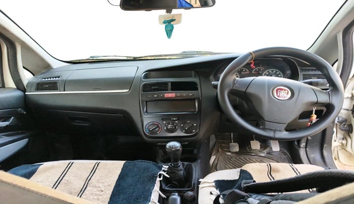 2016 Fiat Grand Punto Active Multijet 1.3, Diesel, Manual, 1,14,794 km, interior