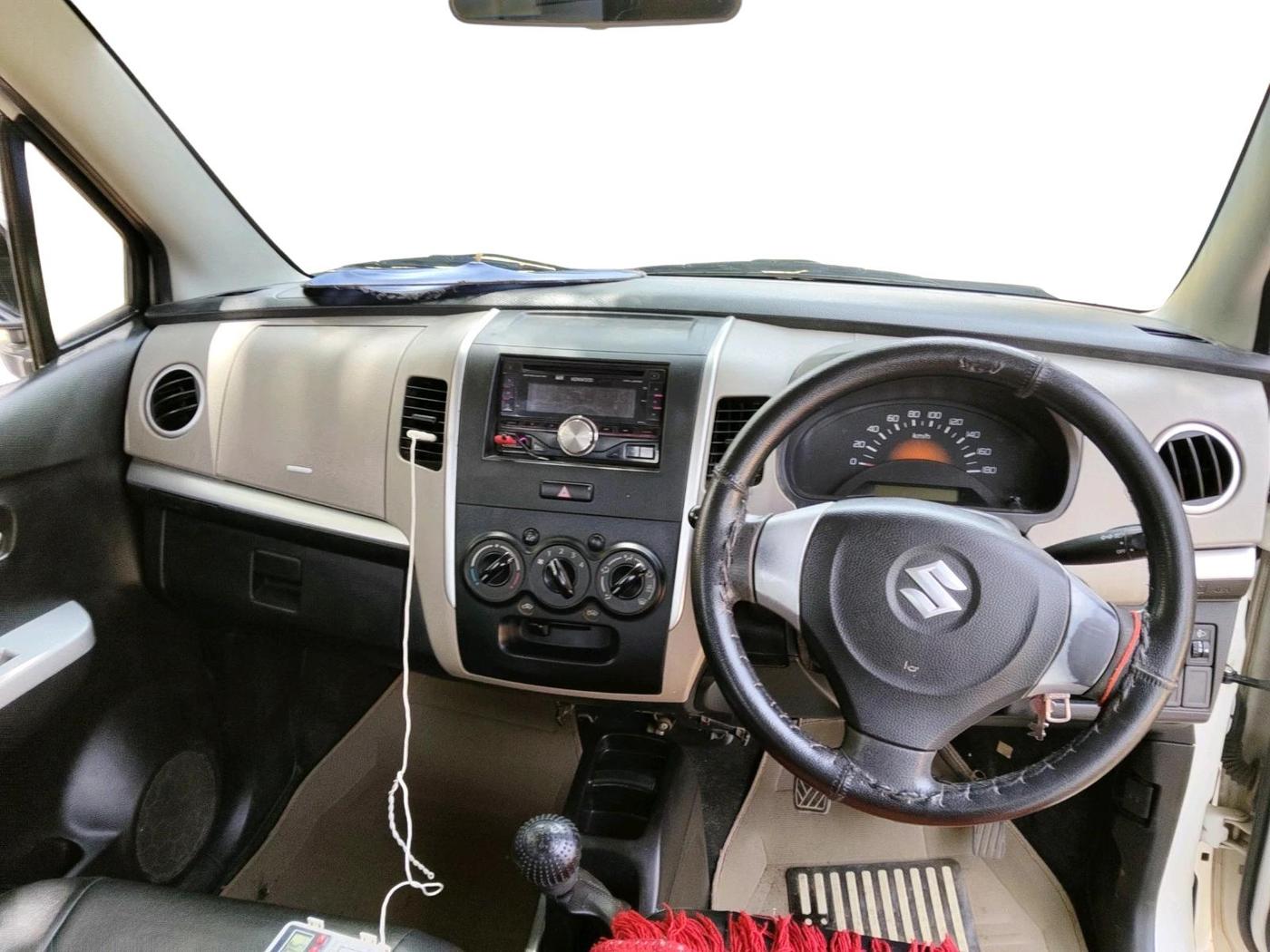 2014 Maruti Wagon R 1.0 LXI, CNG, Manual, 1,48,123 km, interior