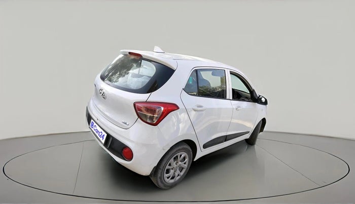 2017 Hyundai Grand i10 MAGNA 1.2 KAPPA VTVT, Petrol, Manual, 1,58,085 km, exterior