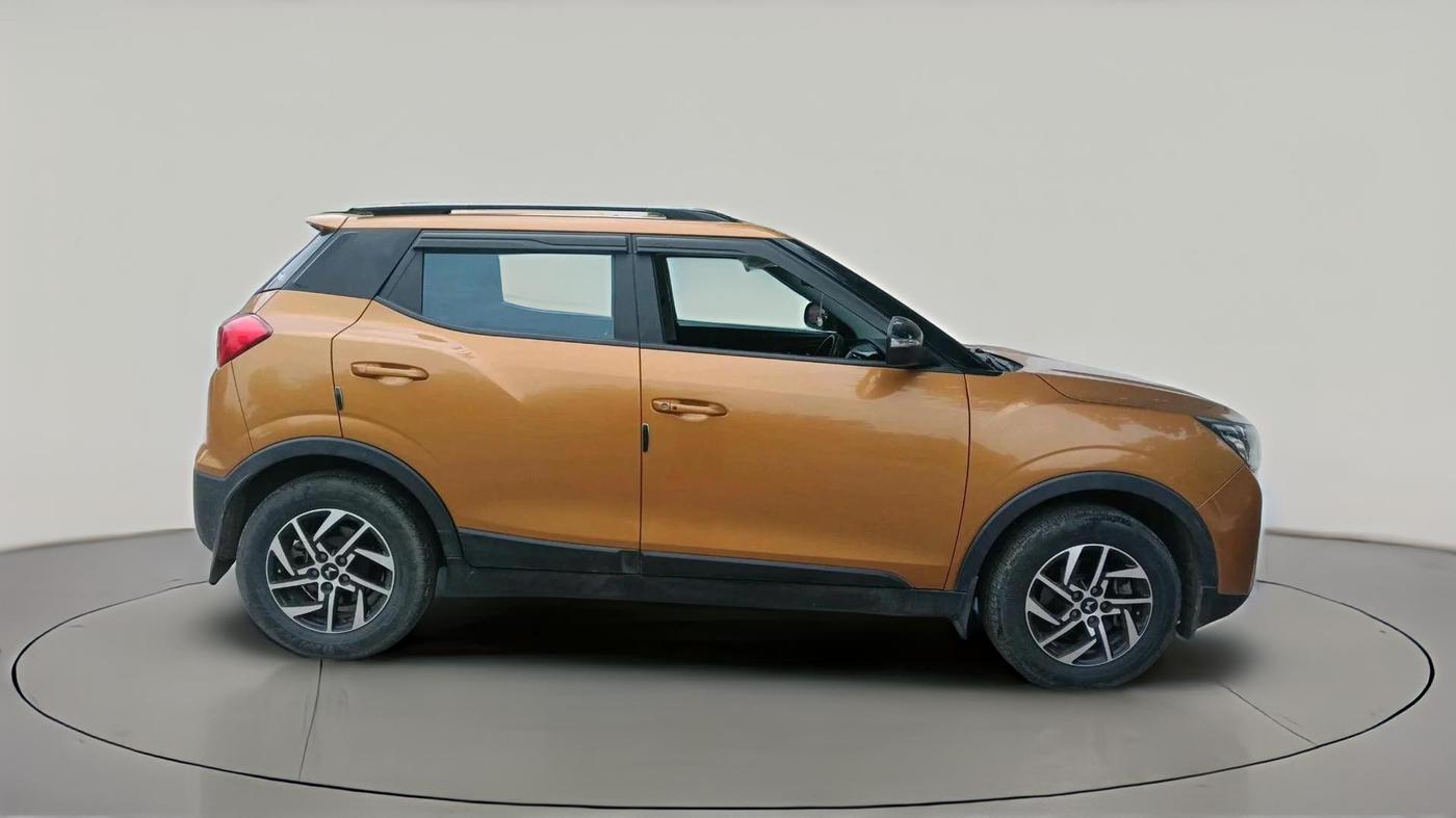 2022 Mahindra XUV300 W8 (O) 1.2 PETROL, Petrol, Manual, 40,724 km, exterior