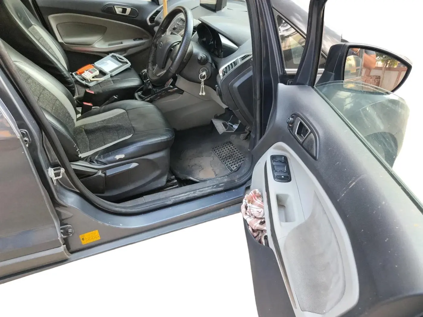 2015 Ford Ecosport TREND 1.5L PETROL, CNG, Manual, 1,27,500 km, interior