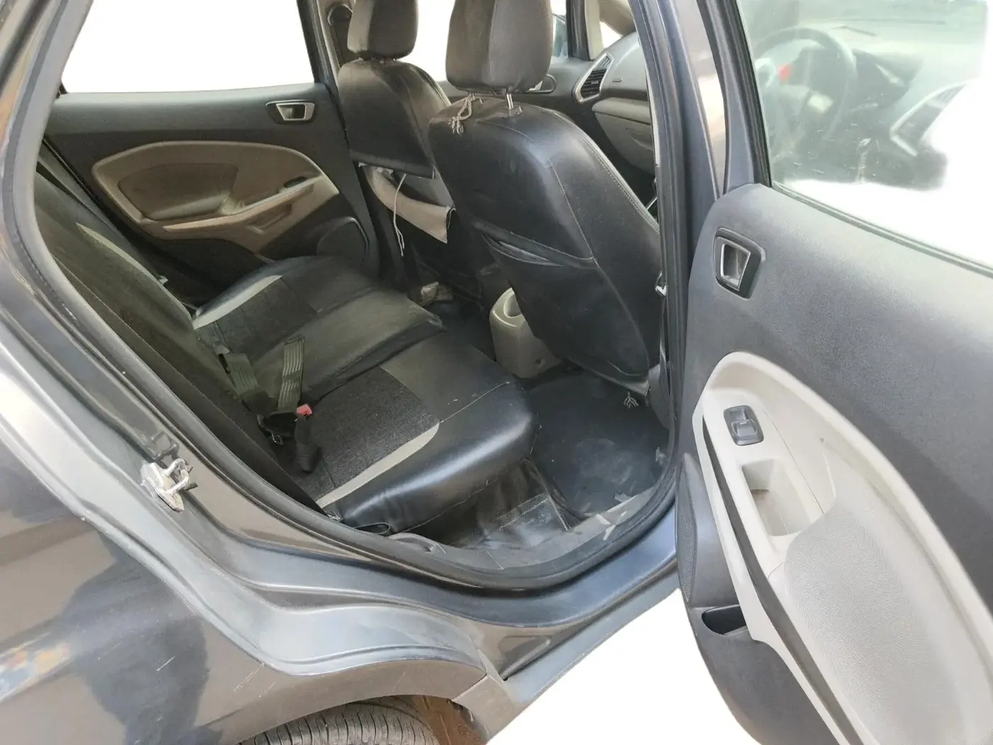 2015 Ford Ecosport TREND 1.5L PETROL, CNG, Manual, 1,27,500 km, interior