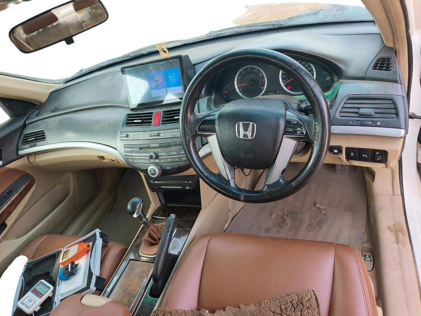 2012 Honda Accord 2.4L I-VTEC MT, CNG, Manual, 1,09,269 km, interior