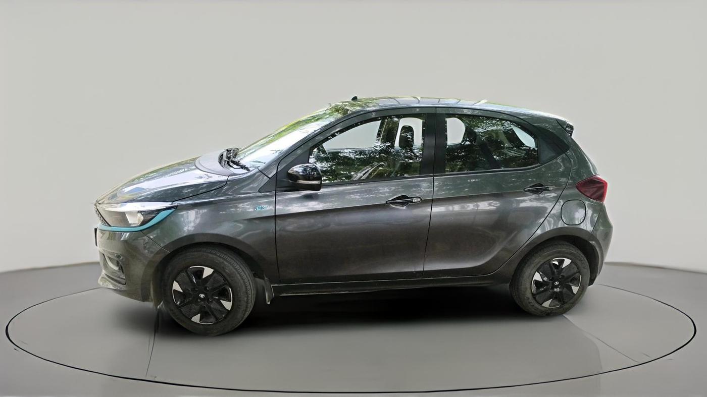 2024 Tata TIAGO EV XZ PLUS LONG RANGE, Electric, Automatic, 42,185 km, exterior