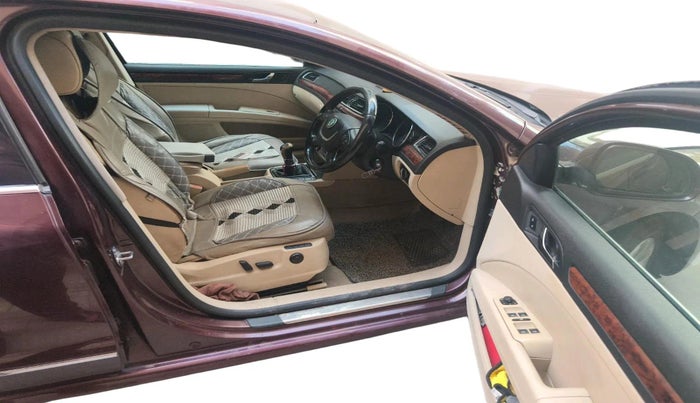 2011 Skoda Superb ELEGANCE 1.8 TSI MT, Petrol, Manual, 1,47,182 km, interior