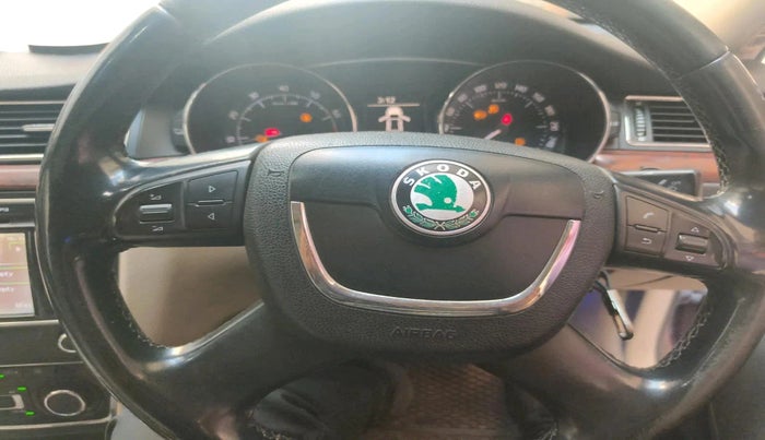 2011 Skoda Superb ELEGANCE 1.8 TSI MT, Petrol, Manual, 1,47,182 km, interior