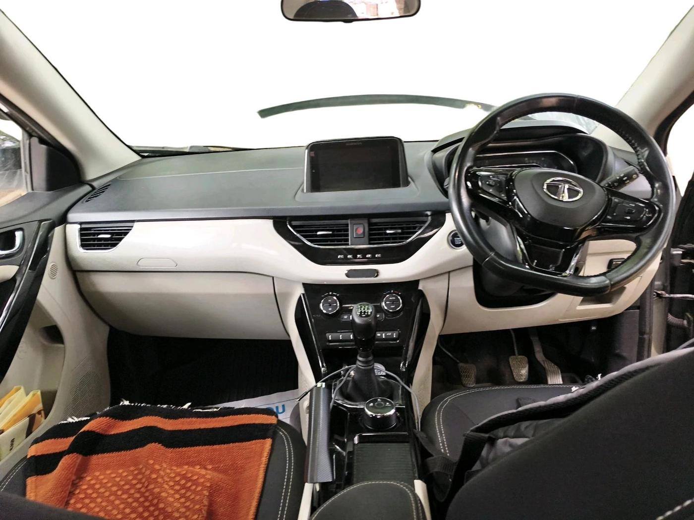 2022 Tata NEXON XZ PLUS PETROL, CNG, Manual, 51,789 km, interior