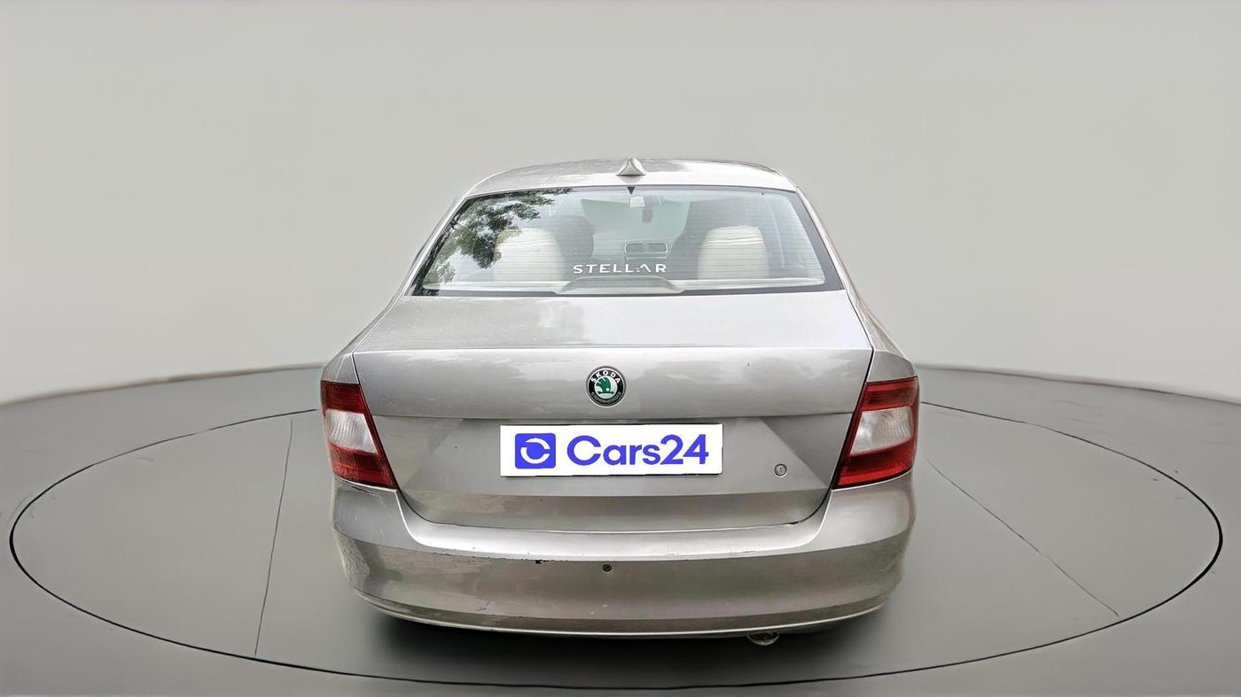 2013 Skoda Rapid ELEGANCE 1.6 TDI CR MT, Diesel, Manual, 1,16,212 km, exterior