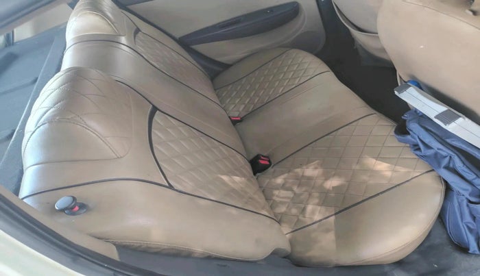 2013 Hyundai i20 MAGNA (O) 1.4 CRDI, Diesel, Manual, 1,08,396 km, interior