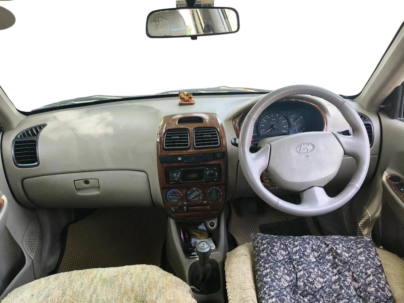 2011 Hyundai Accent GLE, CNG, Manual, 1,55,752 km, interior