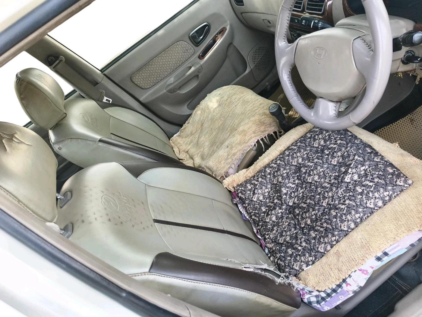 2011 Hyundai Accent GLE, CNG, Manual, 1,55,752 km, interior
