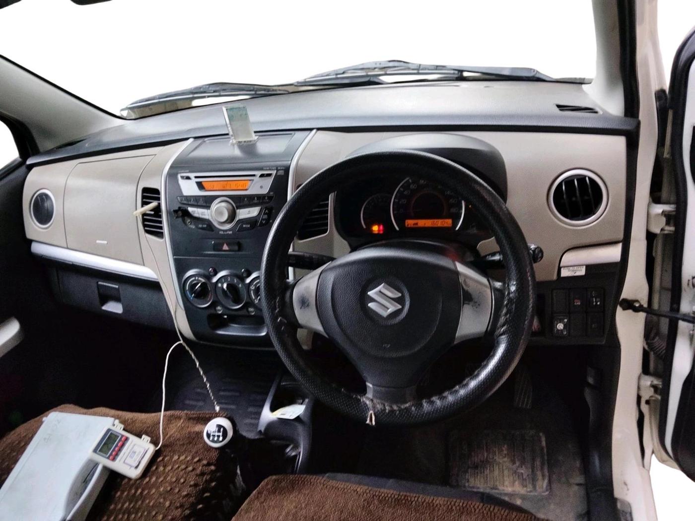 2016 Maruti Wagon R 1.0 VXI, CNG, Manual, 1,60,105 km, interior