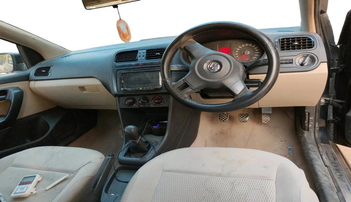 2013 Volkswagen Polo COMFORTLINE 1.2L PETROL, Petrol, Manual, 1,18,500 km, interior