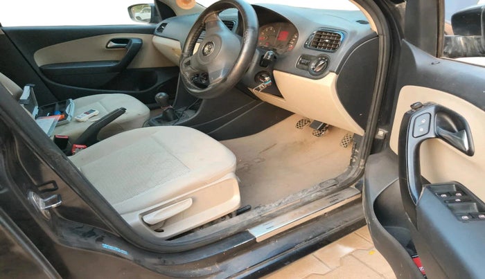 2013 Volkswagen Polo COMFORTLINE 1.2L PETROL, Petrol, Manual, 1,18,500 km, interior