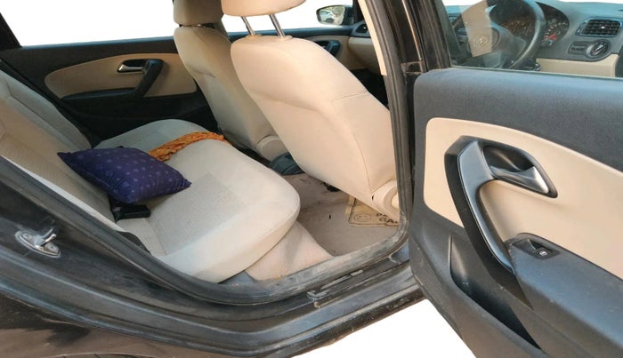 2013 Volkswagen Polo COMFORTLINE 1.2L PETROL, Petrol, Manual, 1,18,500 km, interior