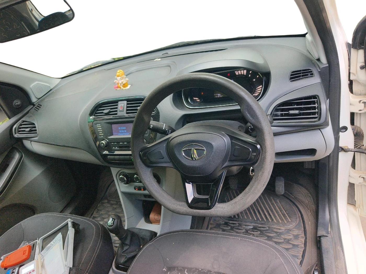 2022 Tata Tiago XM CNG, CNG, Manual, 71,127 km, interior