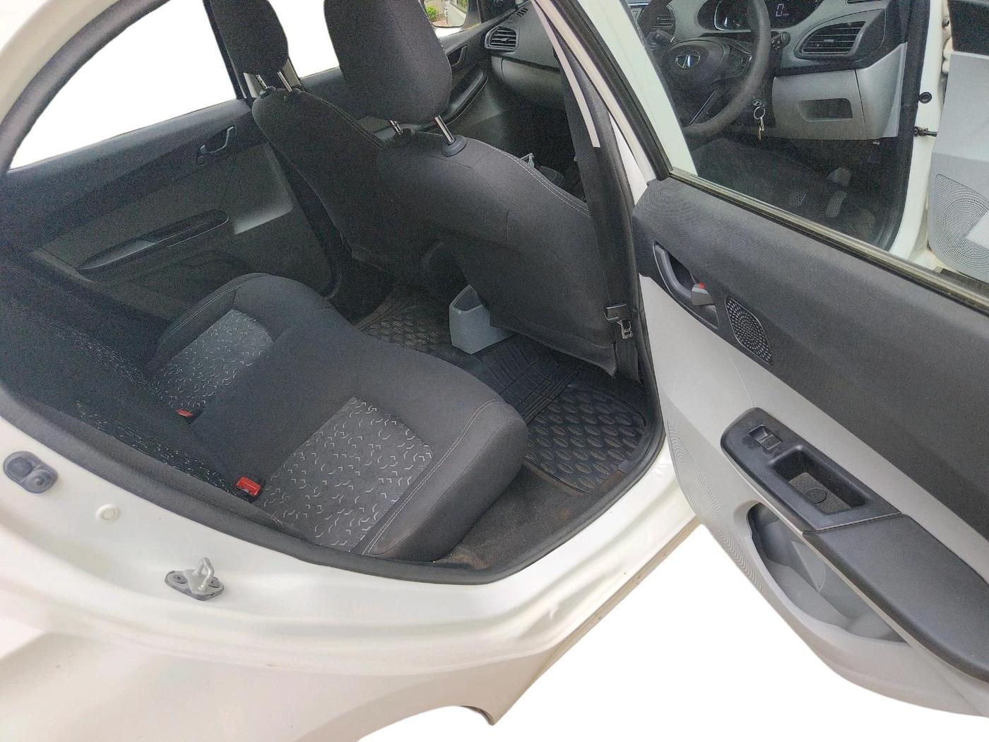 2022 Tata Tiago XM CNG, CNG, Manual, 71,127 km, interior