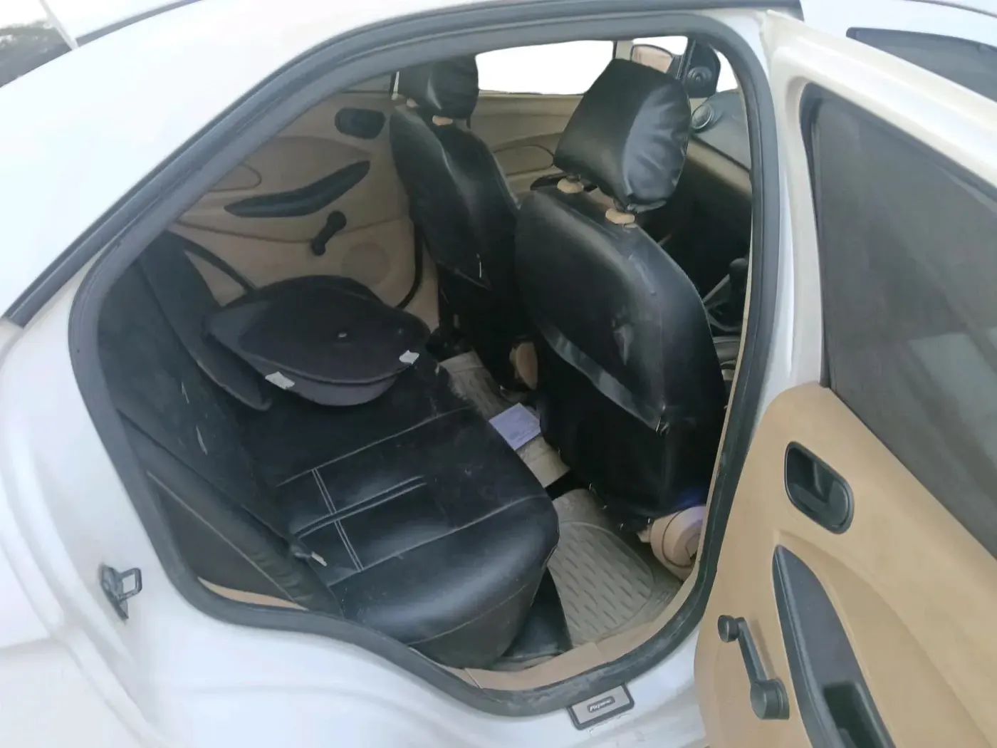 2015 Ford Figo Aspire AMBIENTE 1.5 DIESEL, Diesel, Manual, 1,42,596 km, interior