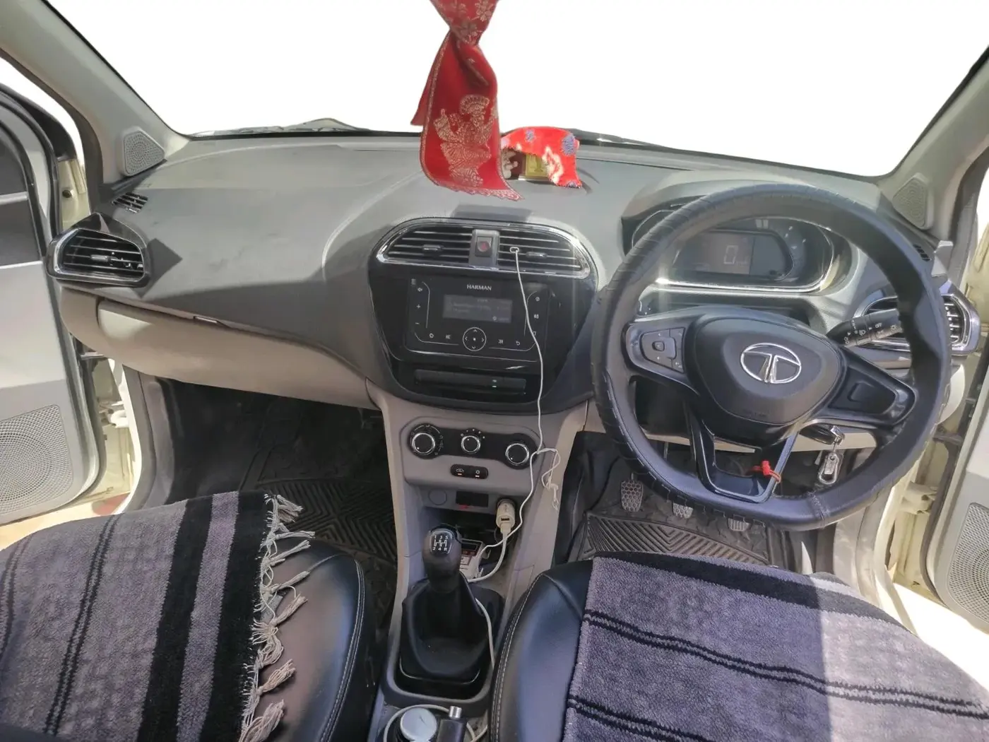 2022 Tata Tiago XT CNG, CNG, Manual, 56,683 km, interior