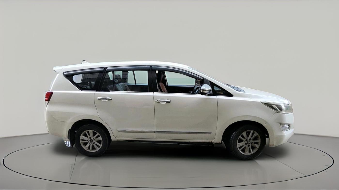2017 Toyota Innova Crysta 2.4 GX 8 STR, Diesel, Manual, 2,37,452 km, exterior