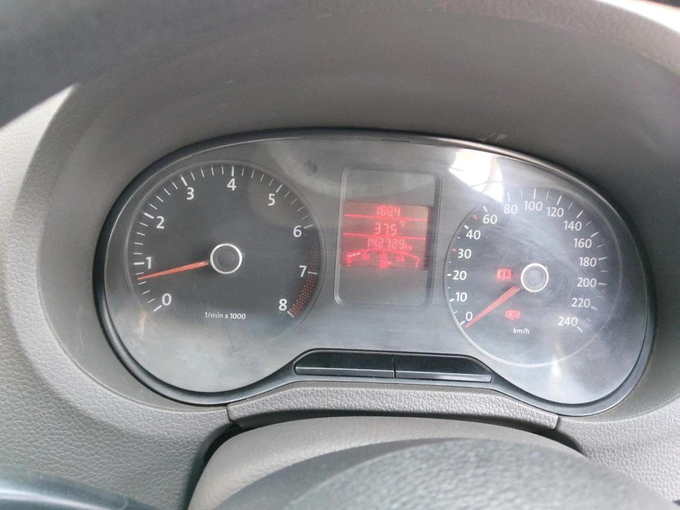2011 Volkswagen Vento TRENDLINE 1.6, CNG, Manual, 1,42,729 km, interior